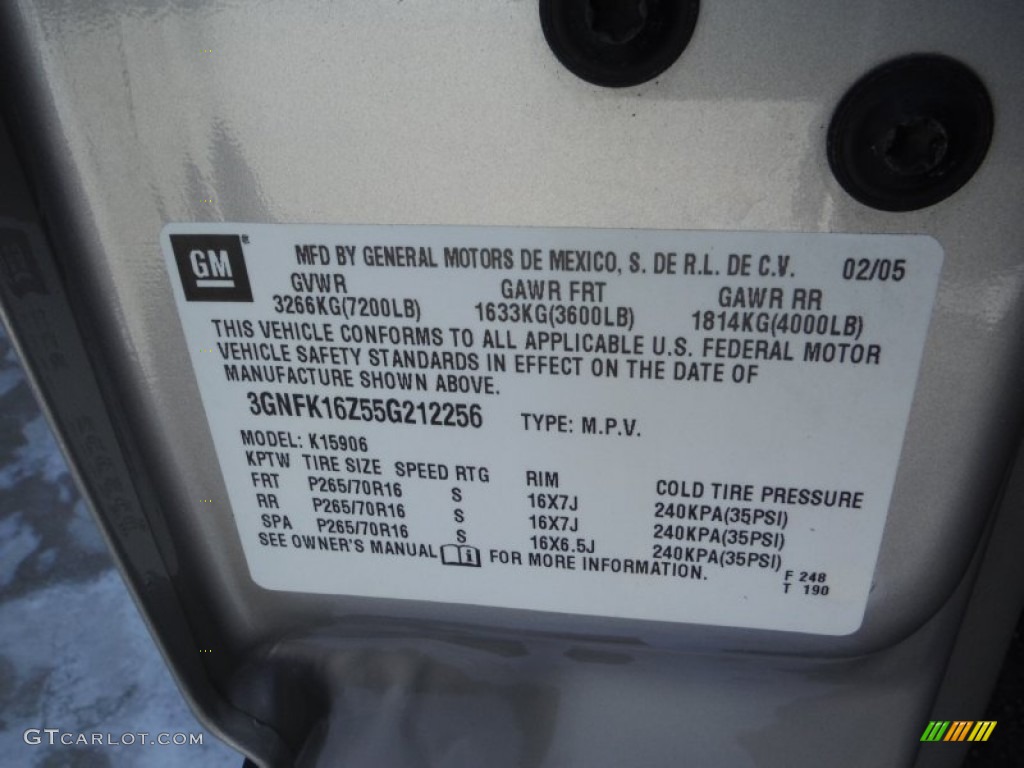 2005 Suburban 1500 LS 4x4 - Silver Birch Metallic / Gray/Dark Charcoal photo #34