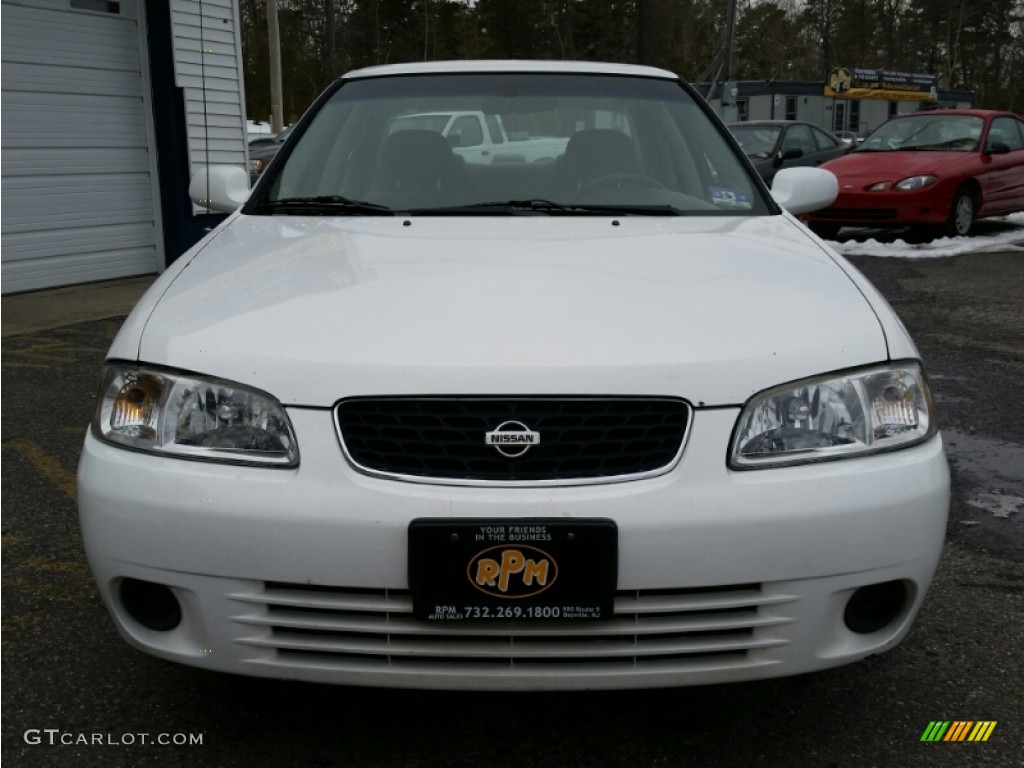 2002 Sentra GXE - Cloud White / Stone photo #2