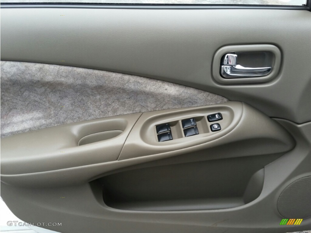 2002 Sentra GXE - Cloud White / Stone photo #13