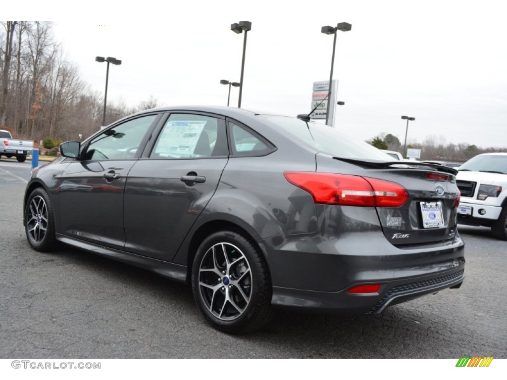 2015 Focus SE Sedan - Magnetic Metallic / Charcoal Black photo #20