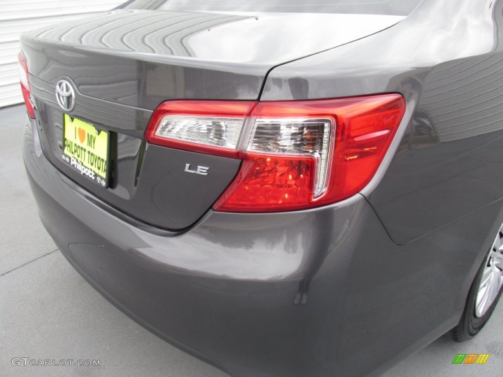 2013 Camry LE - Cosmic Gray Metallic / Ivory photo #12