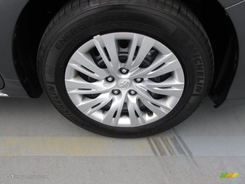 2013 Camry LE - Cosmic Gray Metallic / Ivory photo #17