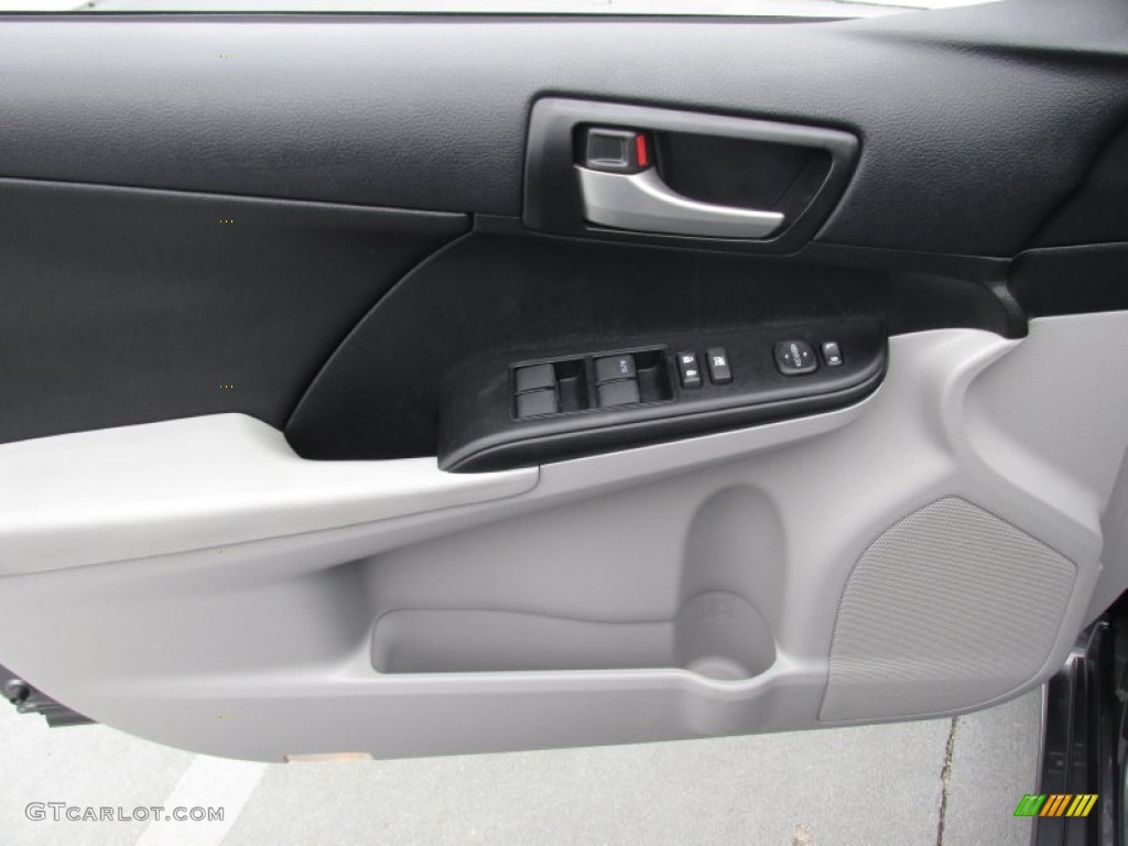 2013 Camry LE - Cosmic Gray Metallic / Ivory photo #30
