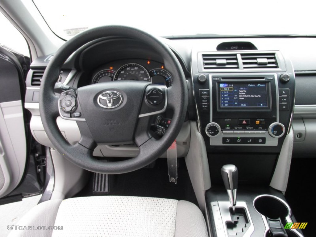 2013 Camry LE - Cosmic Gray Metallic / Ivory photo #34