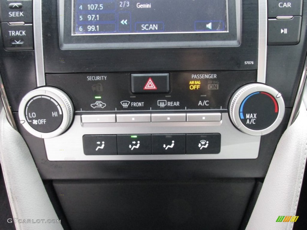 2013 Camry LE - Cosmic Gray Metallic / Ivory photo #37
