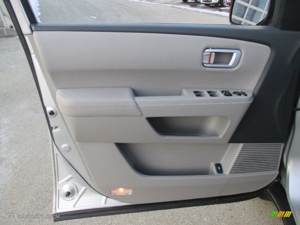 2013 Honda Pilot EX-L 4WD Door Panel Photos