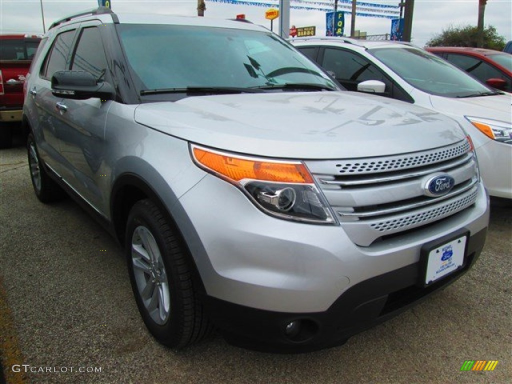 2015 Explorer XLT - Ingot Silver / Charcoal Black photo #1