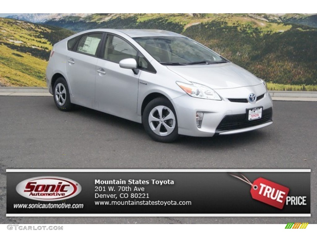 2015 Prius Two Hybrid - Classic Silver Metallic / Misty Gray photo #1