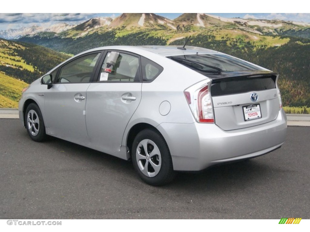 2015 Prius Two Hybrid - Classic Silver Metallic / Misty Gray photo #3