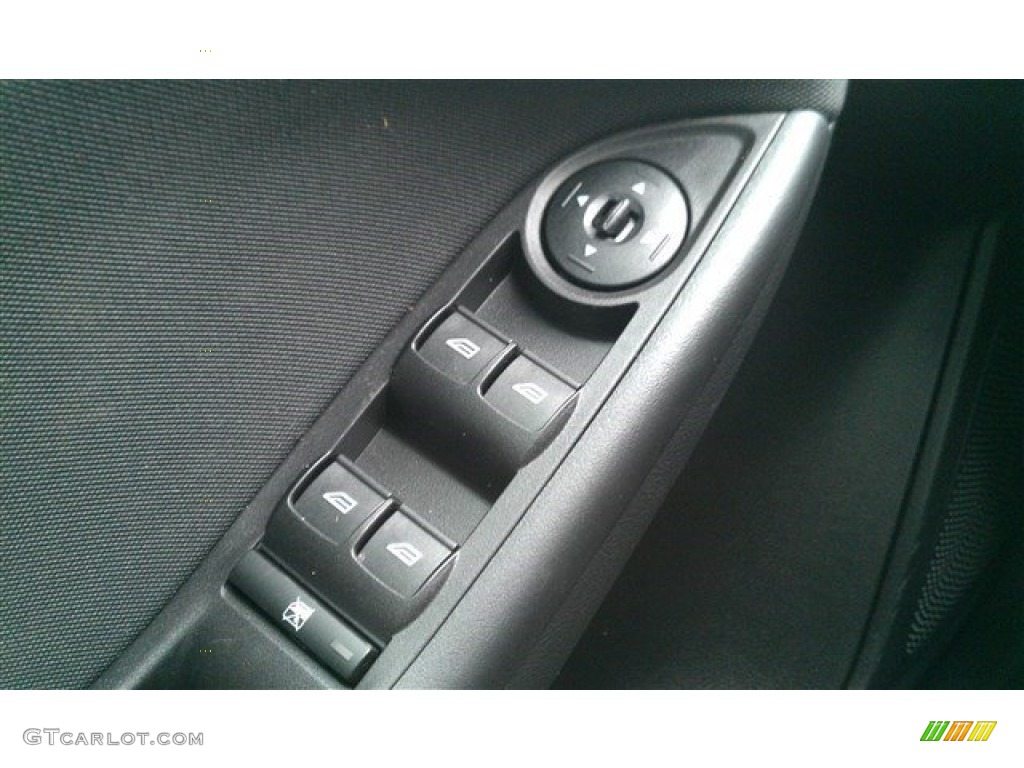 2015 Focus SE Sedan - Ingot Silver Metallic / Charcoal Black photo #12