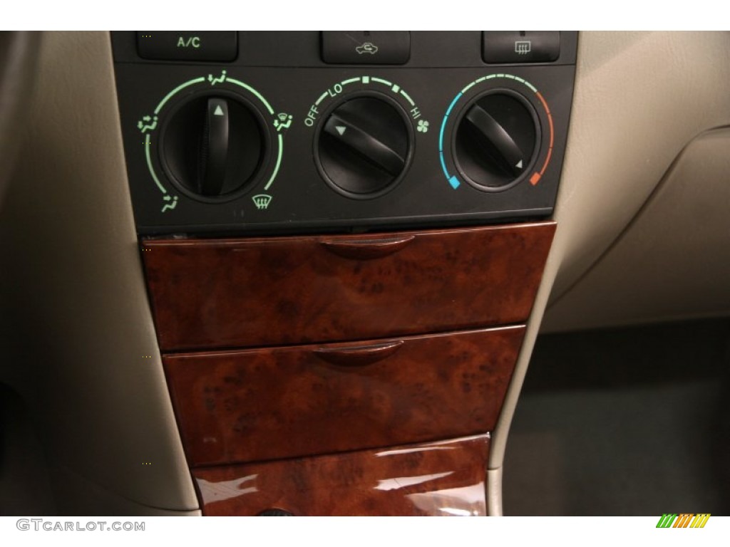 2004 Toyota Corolla LE Controls Photo #101778475