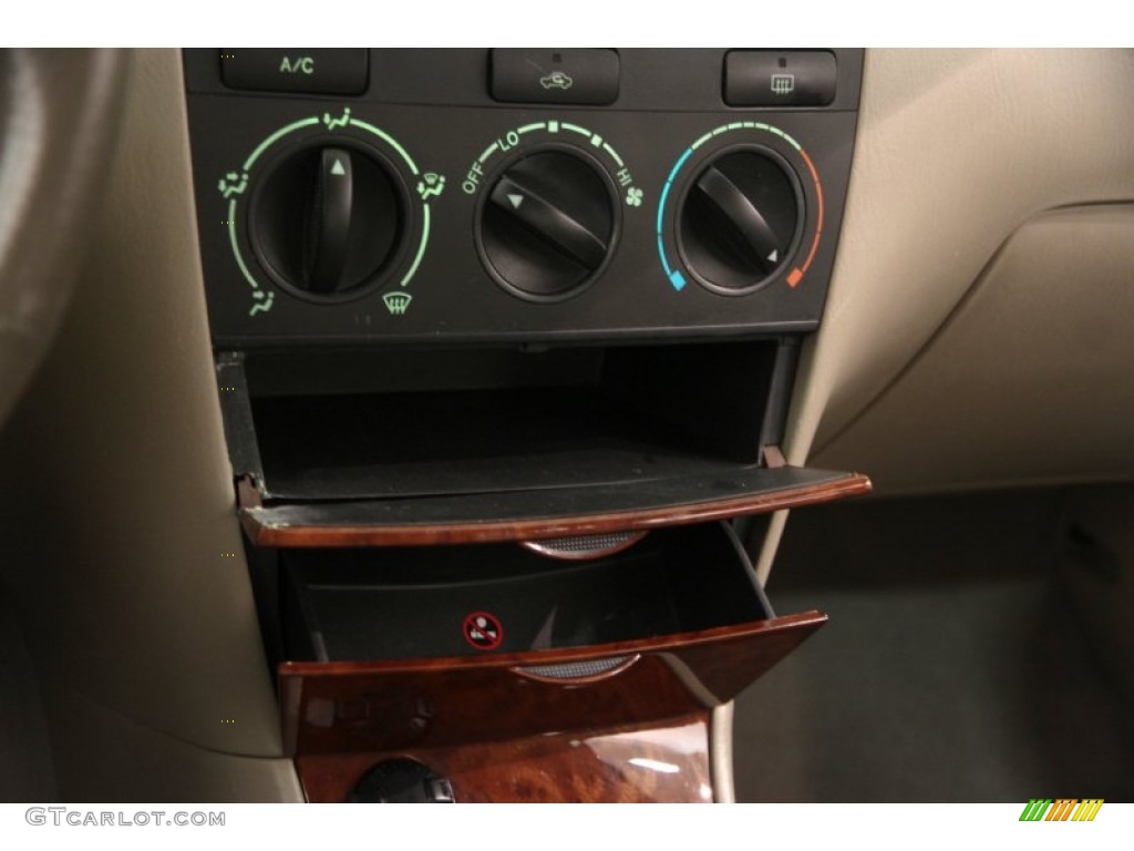 2004 Toyota Corolla LE Controls Photo #101778496