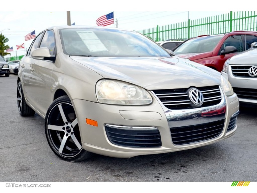 2005 Jetta Value Edition Sedan - Wheat Beige Metallic / Anthracite photo #1