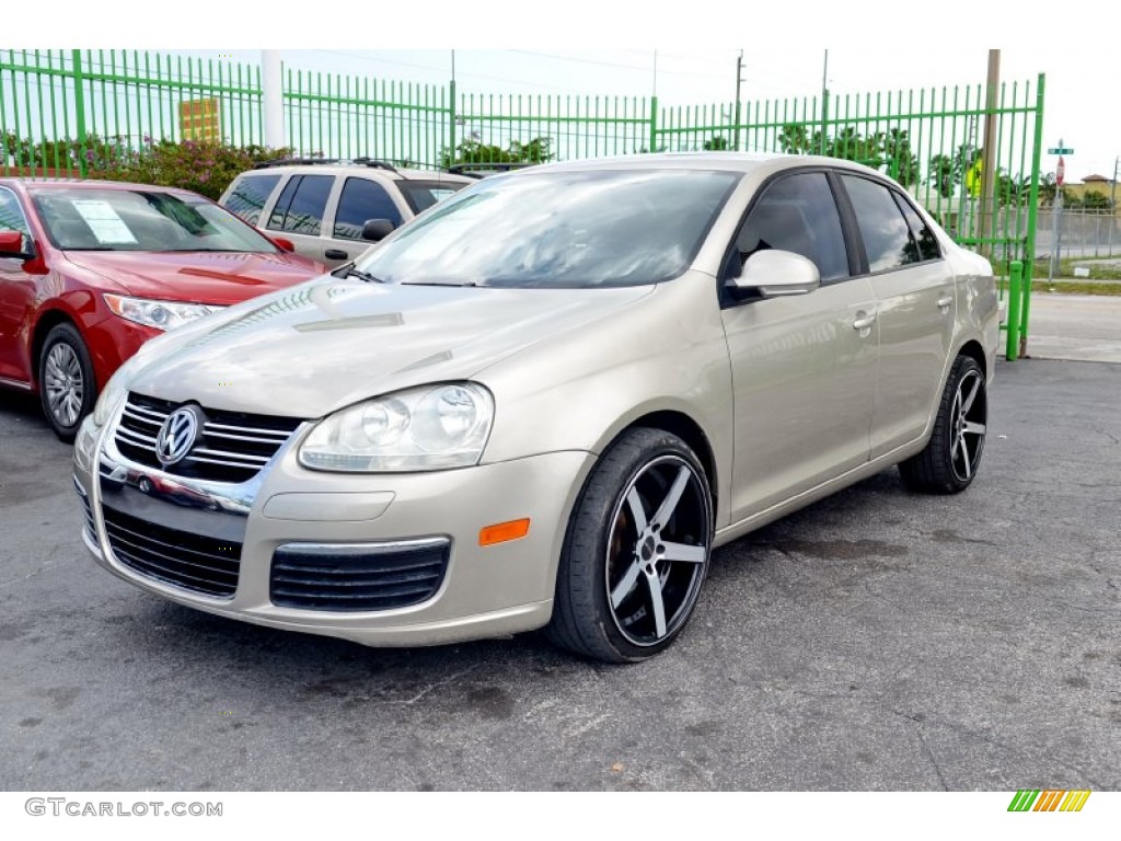 2005 Jetta Value Edition Sedan - Wheat Beige Metallic / Anthracite photo #3