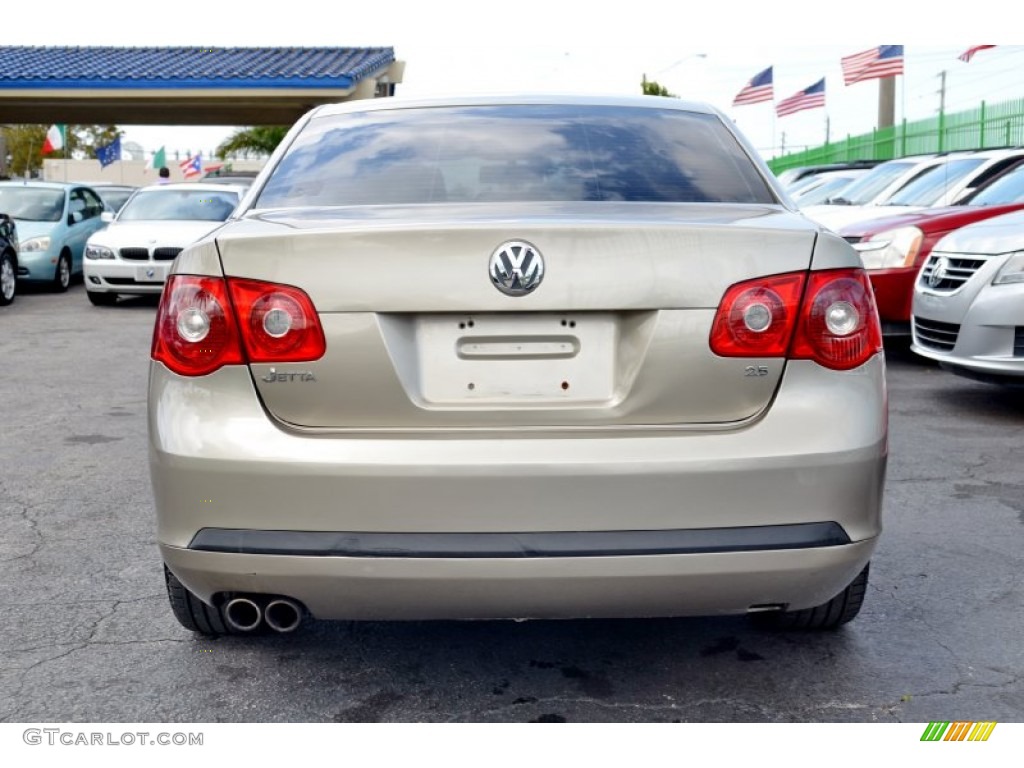 2005 Jetta Value Edition Sedan - Wheat Beige Metallic / Anthracite photo #10