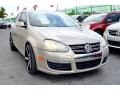 2005 Wheat Beige Metallic Volkswagen Jetta Value Edition Sedan  photo #24