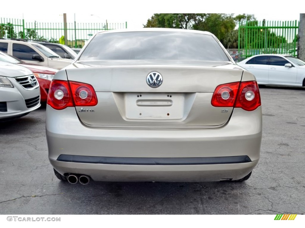 2005 Jetta Value Edition Sedan - Wheat Beige Metallic / Anthracite photo #31