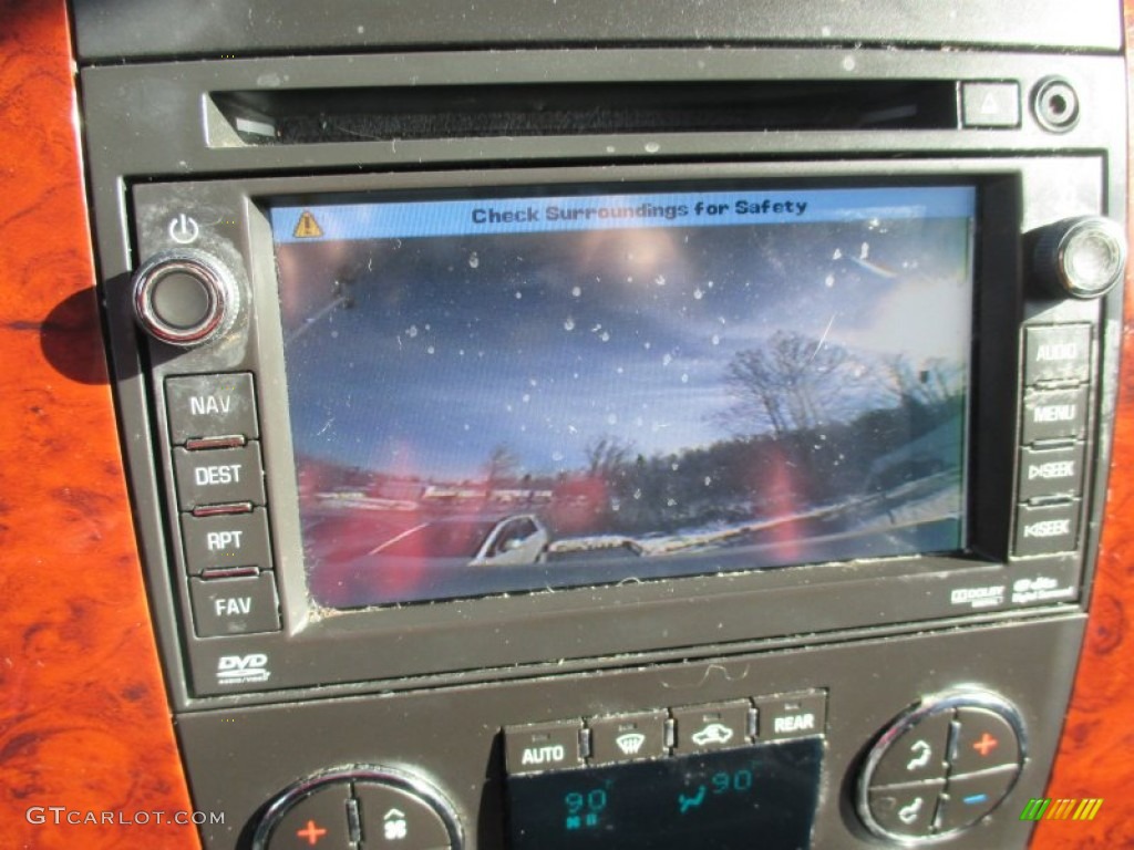 2011 Suburban LT 4x4 - Gold Mist Metallic / Ebony photo #30