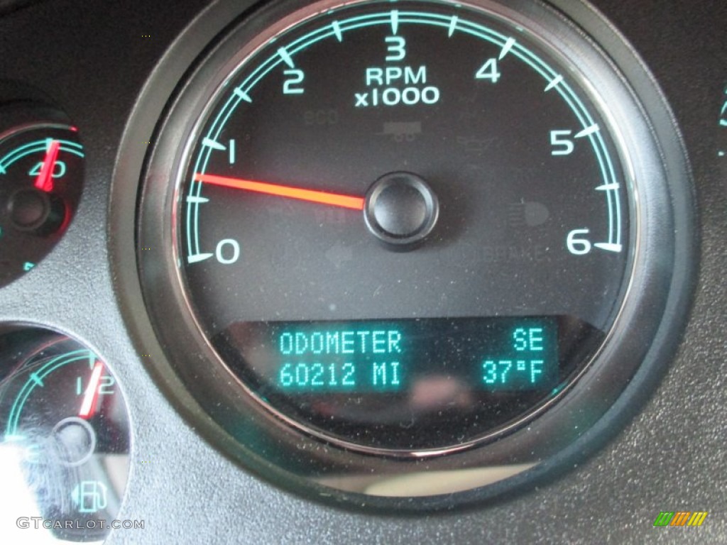 2011 Suburban LT 4x4 - Gold Mist Metallic / Ebony photo #40