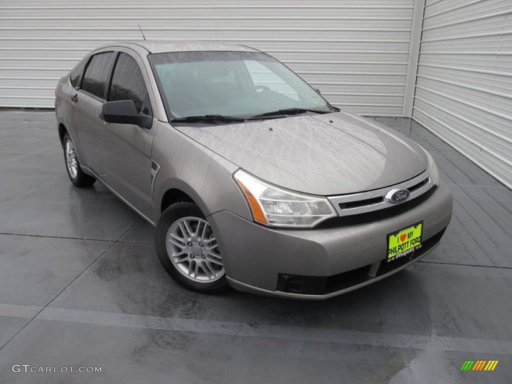2008 Focus SE Sedan - Vapor Silver Metallic / Charcoal Black photo #1