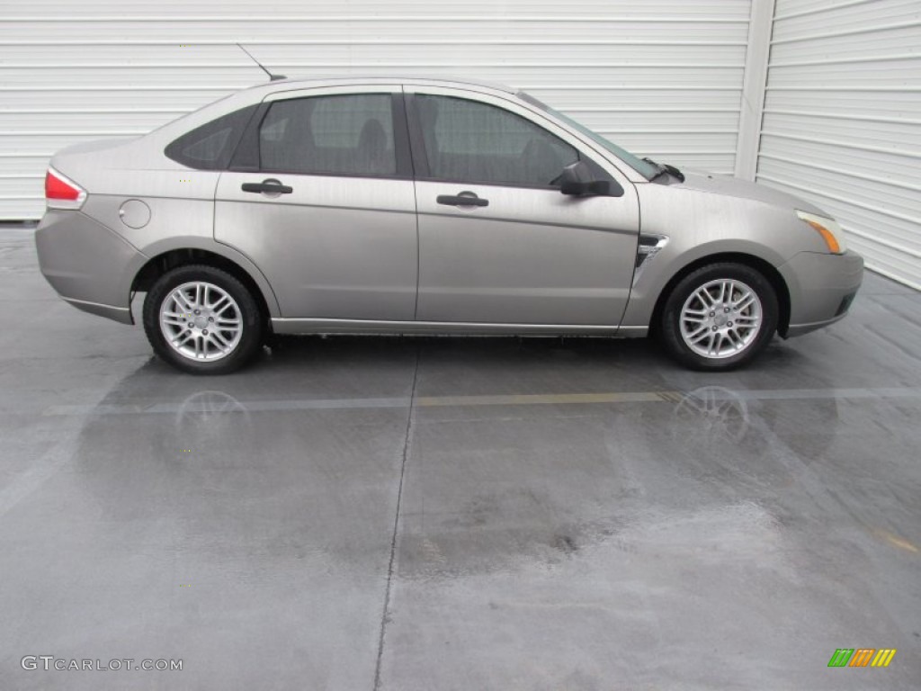 2008 Focus SE Sedan - Vapor Silver Metallic / Charcoal Black photo #8