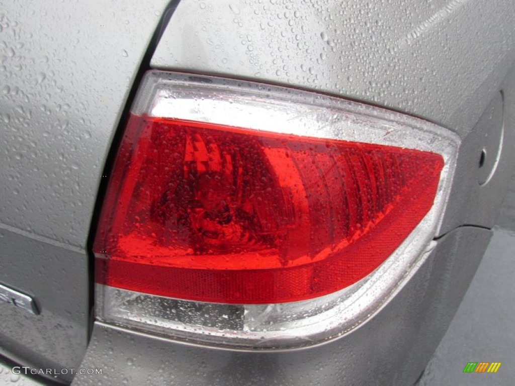 2008 Focus SE Sedan - Vapor Silver Metallic / Charcoal Black photo #11
