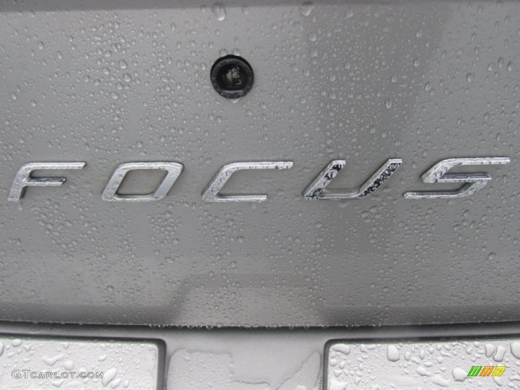 2008 Focus SE Sedan - Vapor Silver Metallic / Charcoal Black photo #14
