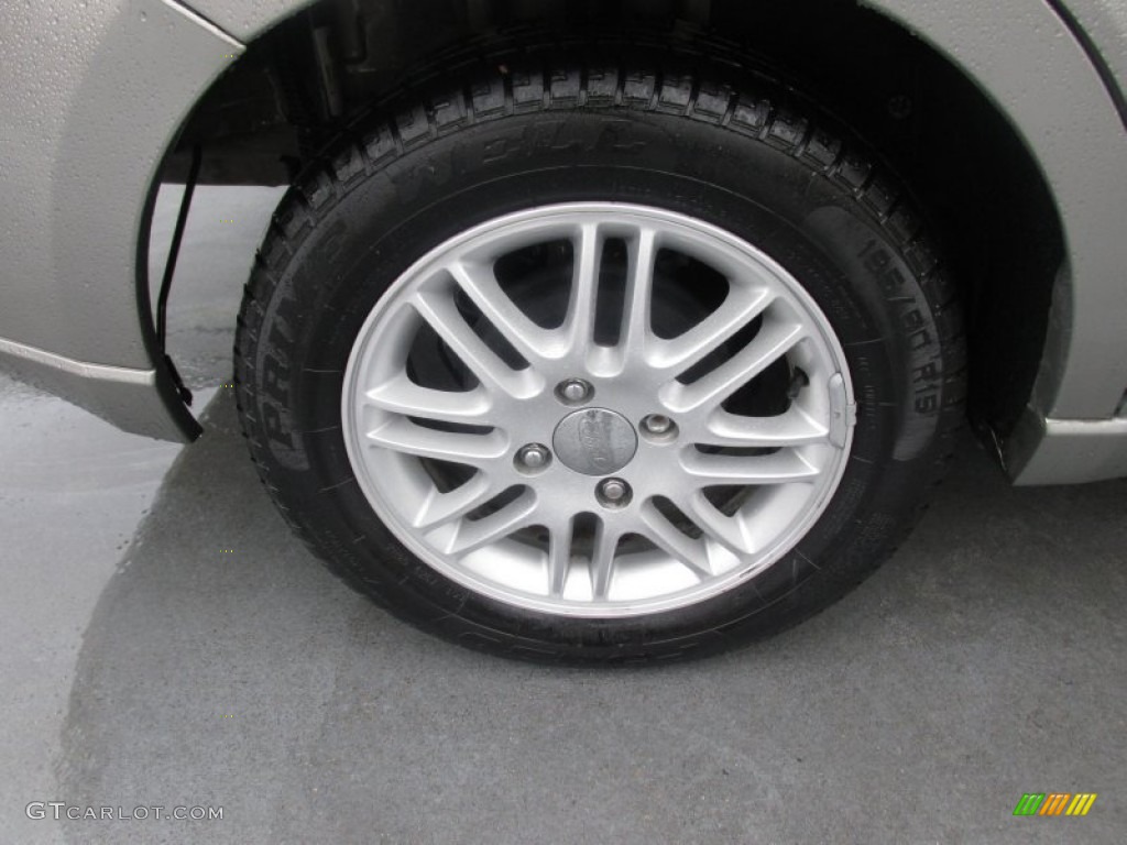 2008 Focus SE Sedan - Vapor Silver Metallic / Charcoal Black photo #16