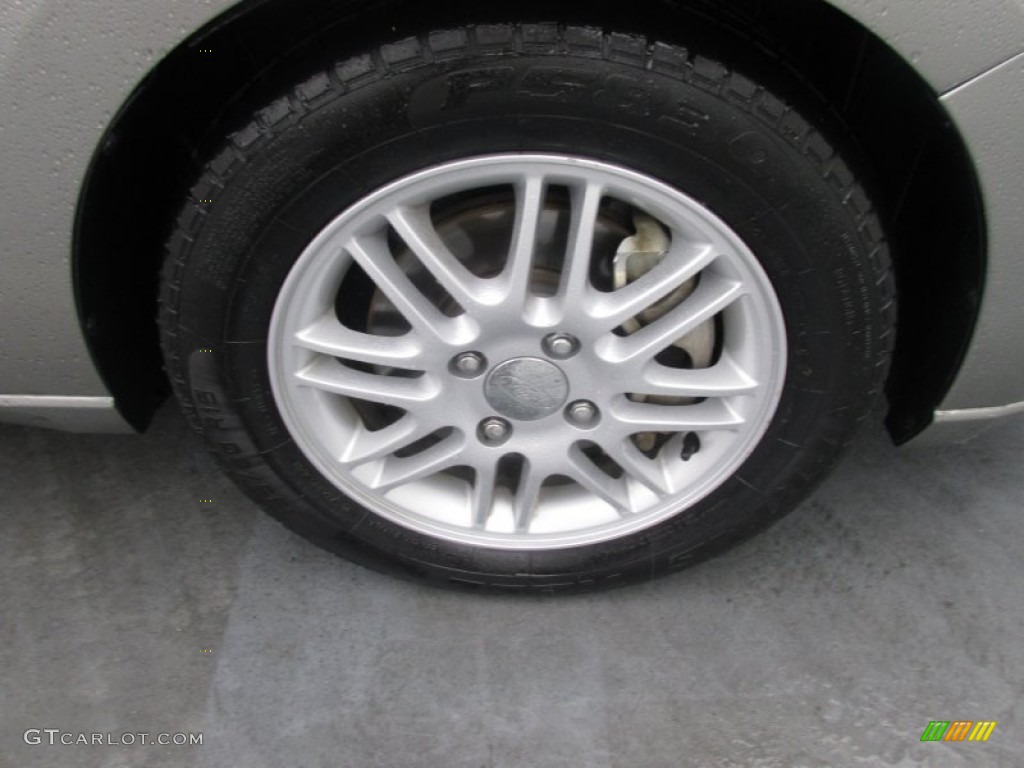 2008 Focus SE Sedan - Vapor Silver Metallic / Charcoal Black photo #17