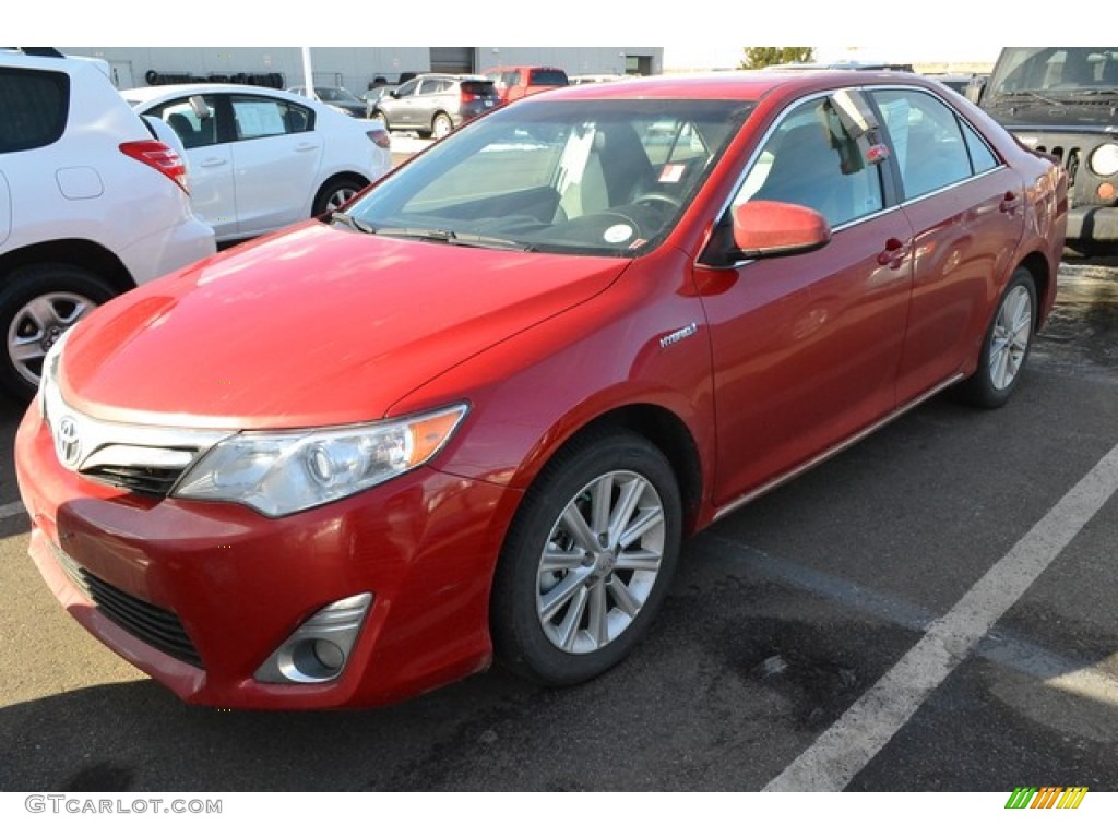 2013 Camry Hybrid XLE - Barcelona Red Metallic / Light Gray photo #4
