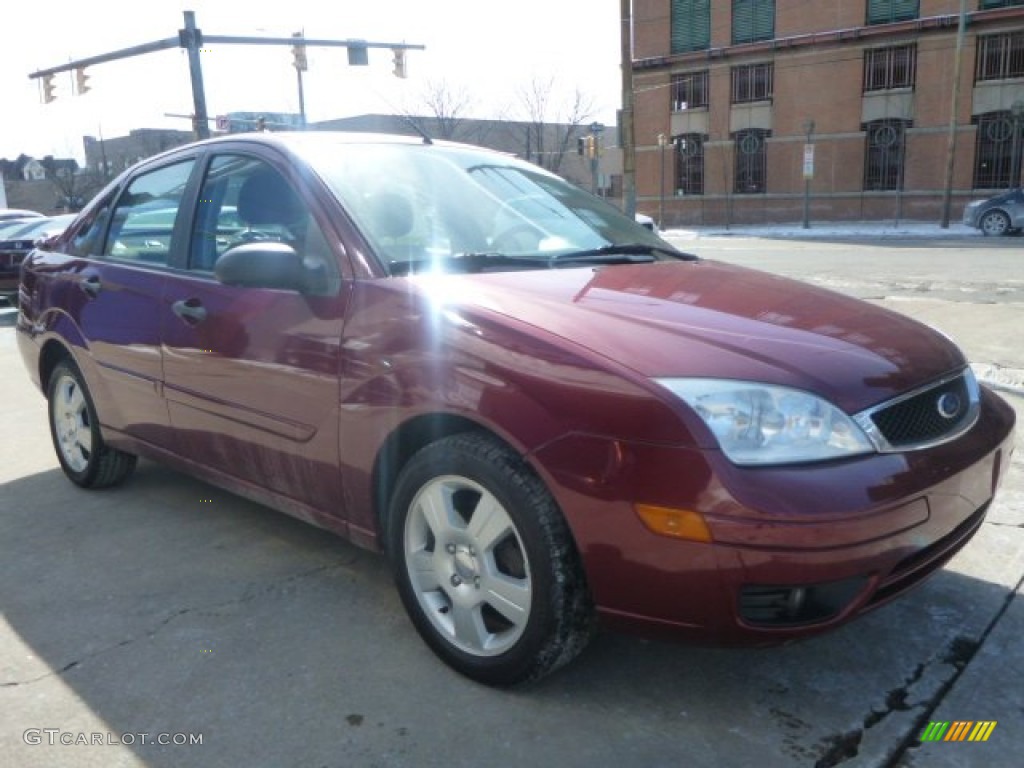 2006 Focus ZX4 SES Sedan - Dark Toreador Red Metallic / Dark Flint/Light Flint photo #3