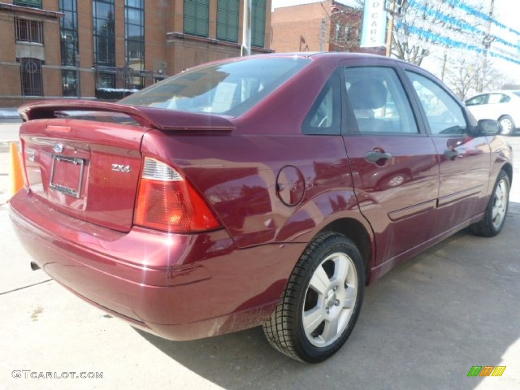 2006 Focus ZX4 SES Sedan - Dark Toreador Red Metallic / Dark Flint/Light Flint photo #12