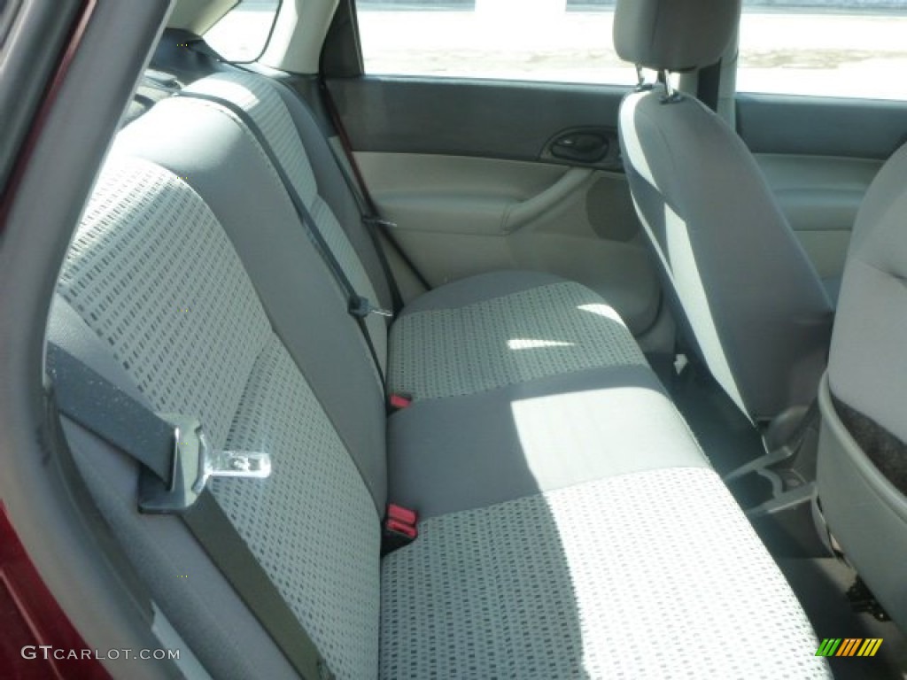 2006 Focus ZX4 SES Sedan - Dark Toreador Red Metallic / Dark Flint/Light Flint photo #14