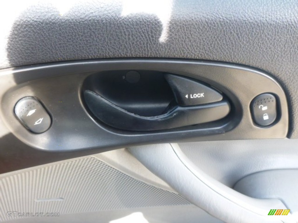 2006 Focus ZX4 SES Sedan - Dark Toreador Red Metallic / Dark Flint/Light Flint photo #15