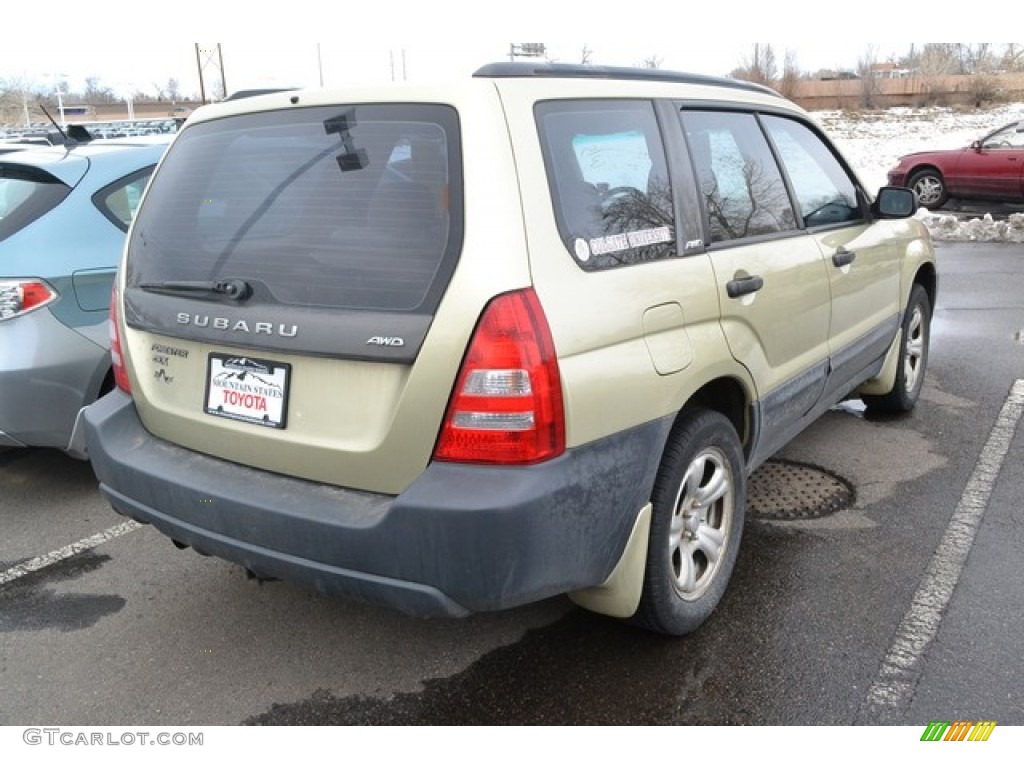 2004 Forester 2.5 X - Sierra Gold Metallic / Beige photo #2