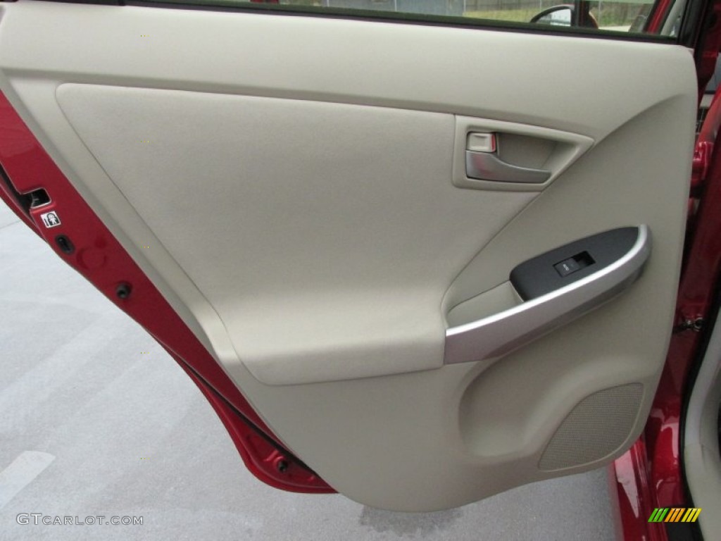 2015 Prius Two Hybrid - Barcelona Red Metallic / Bisque photo #18
