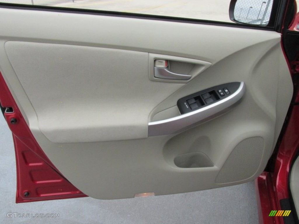 2015 Toyota Prius Two Hybrid Bisque Door Panel Photo #101802605
