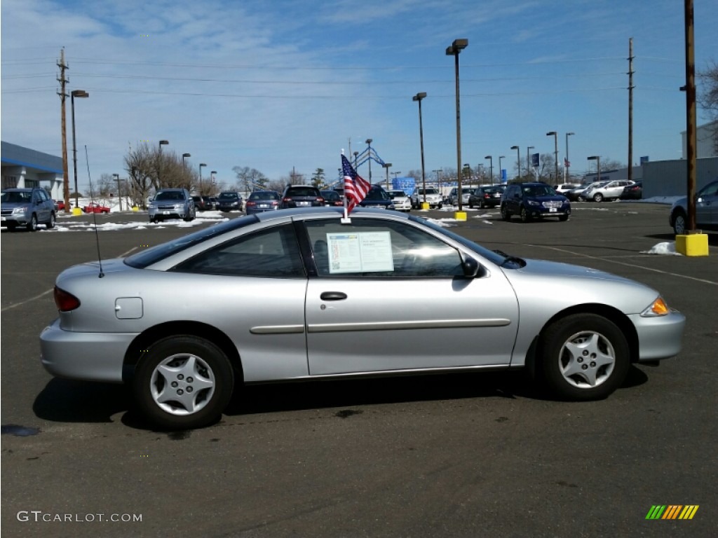 2002 Cavalier Coupe - Ultra Silver Metallic / Graphite photo #5