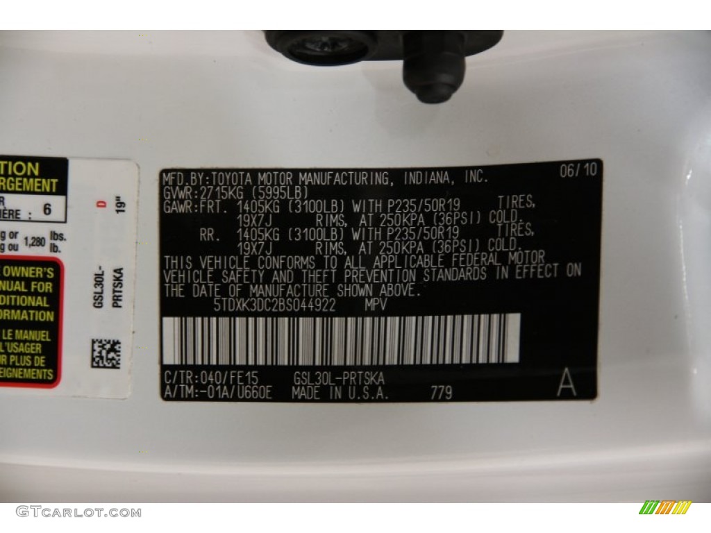 2011 Sienna SE - Super White / Dark Charcoal photo #23