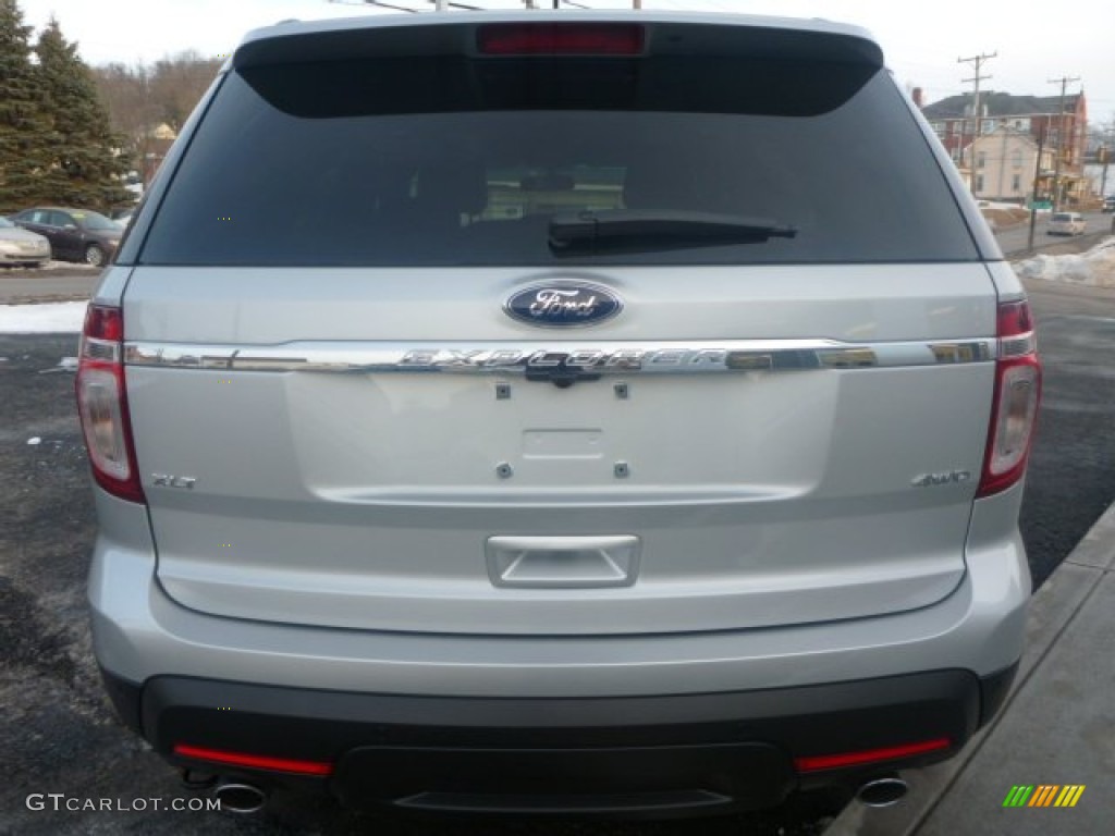 2015 Explorer XLT 4WD - Ingot Silver / Charcoal Black photo #4