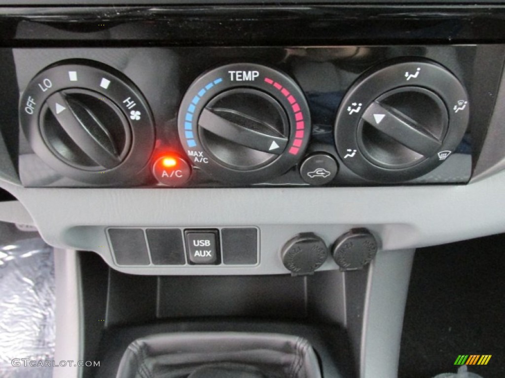 2015 Toyota Tacoma Access Cab 4x4 Controls Photo #101825321
