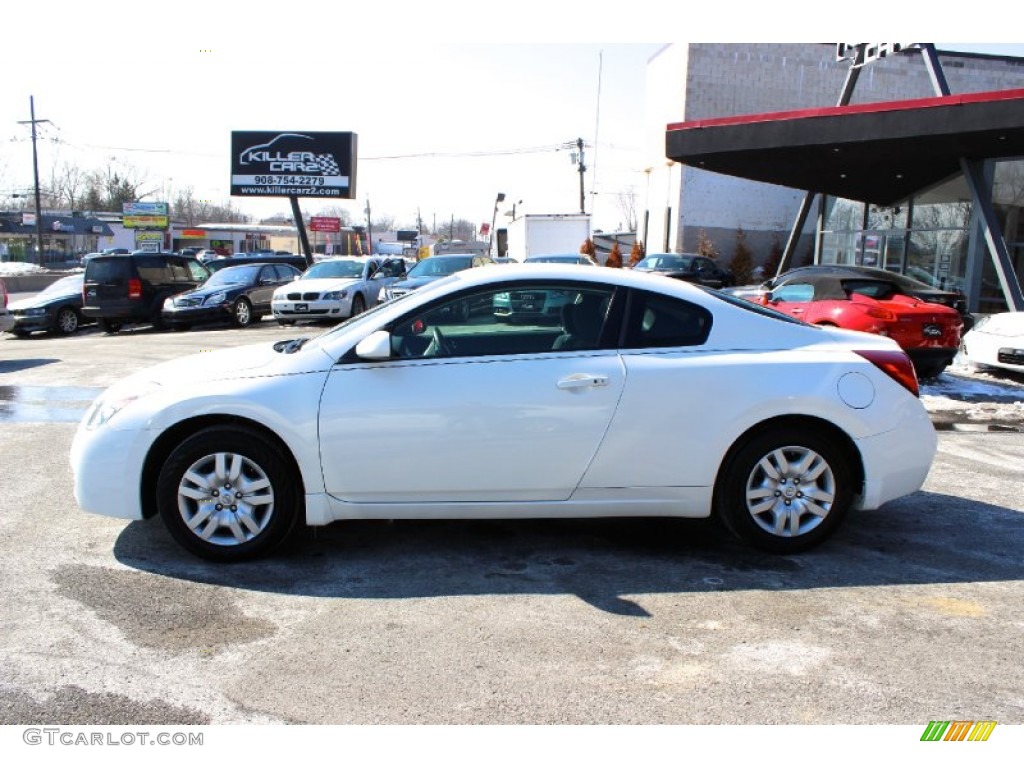 2009 Altima 2.5 S Coupe - Winter Frost Pearl / Charcoal photo #4