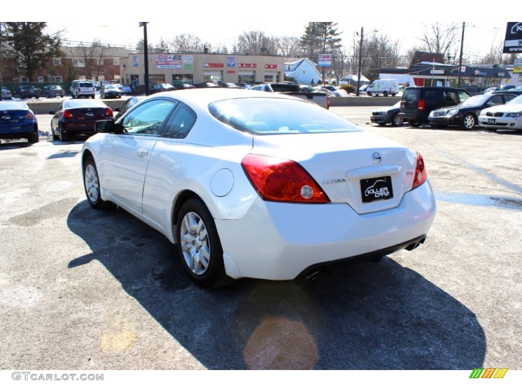 2009 Altima 2.5 S Coupe - Winter Frost Pearl / Charcoal photo #5