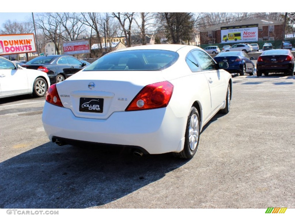 2009 Altima 2.5 S Coupe - Winter Frost Pearl / Charcoal photo #7