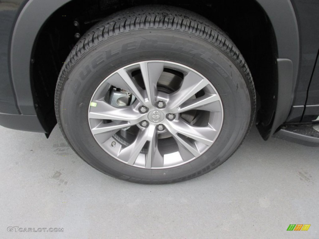 2015 Toyota Highlander LE Wheel Photos