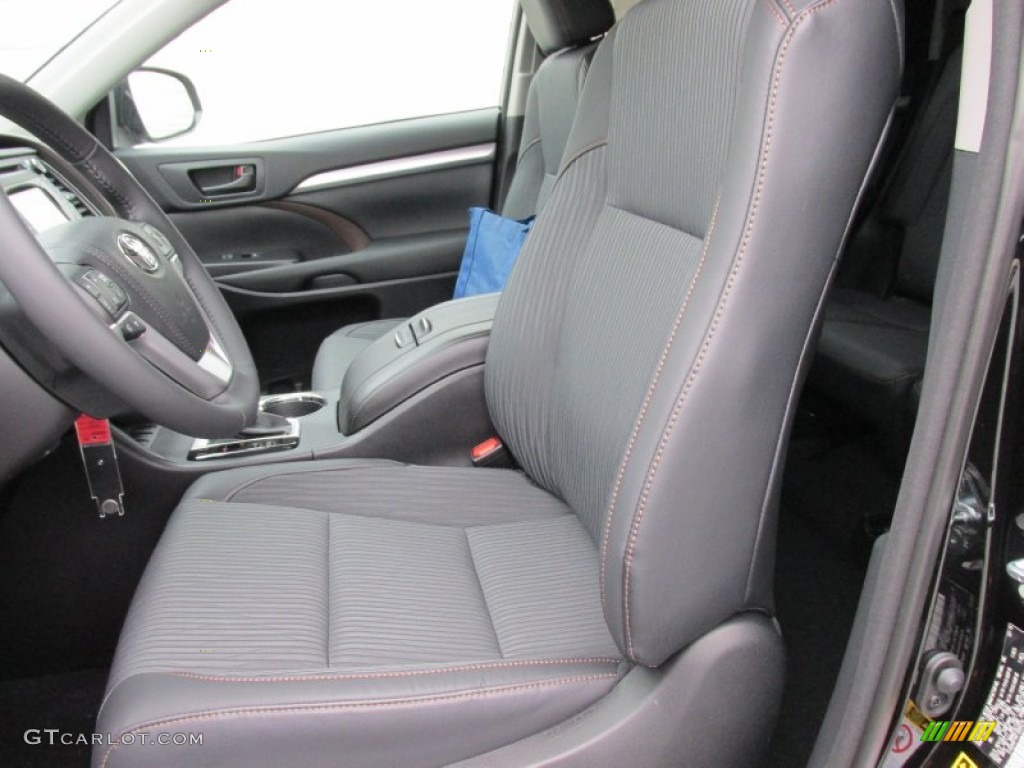 2015 Toyota Highlander LE Front Seat Photos