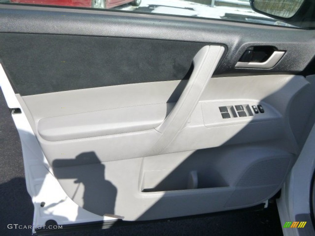 2012 Highlander V6 4WD - Blizzard White Pearl / Ash photo #16