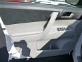 Blizzard White Pearl - Highlander V6 4WD Photo No. 16