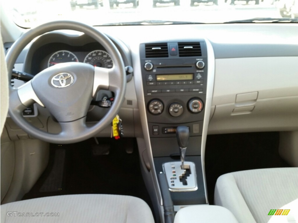 2010 Corolla LE - Classic Silver Metallic / Ash photo #12