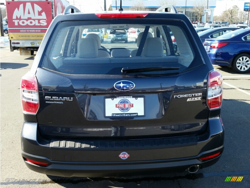 2015 Forester 2.5i - Dark Gray Metallic / Gray photo #5